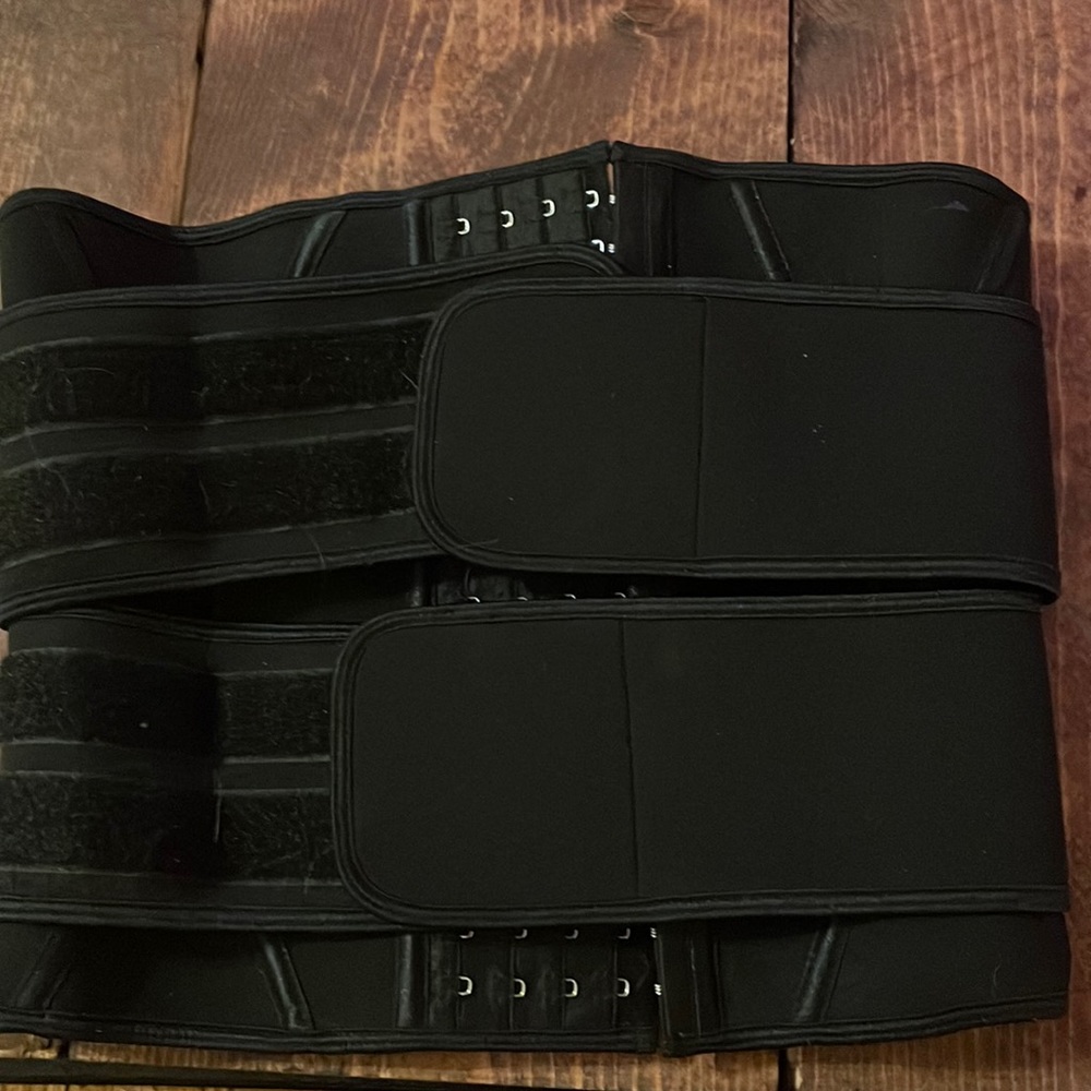 A super cute waist trainer